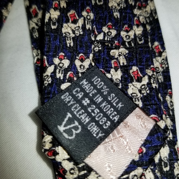 B8,830 Bugs Bunny Goofy 2 Silk Ties BOGO 1/2 OFF - Picture 5 of 5